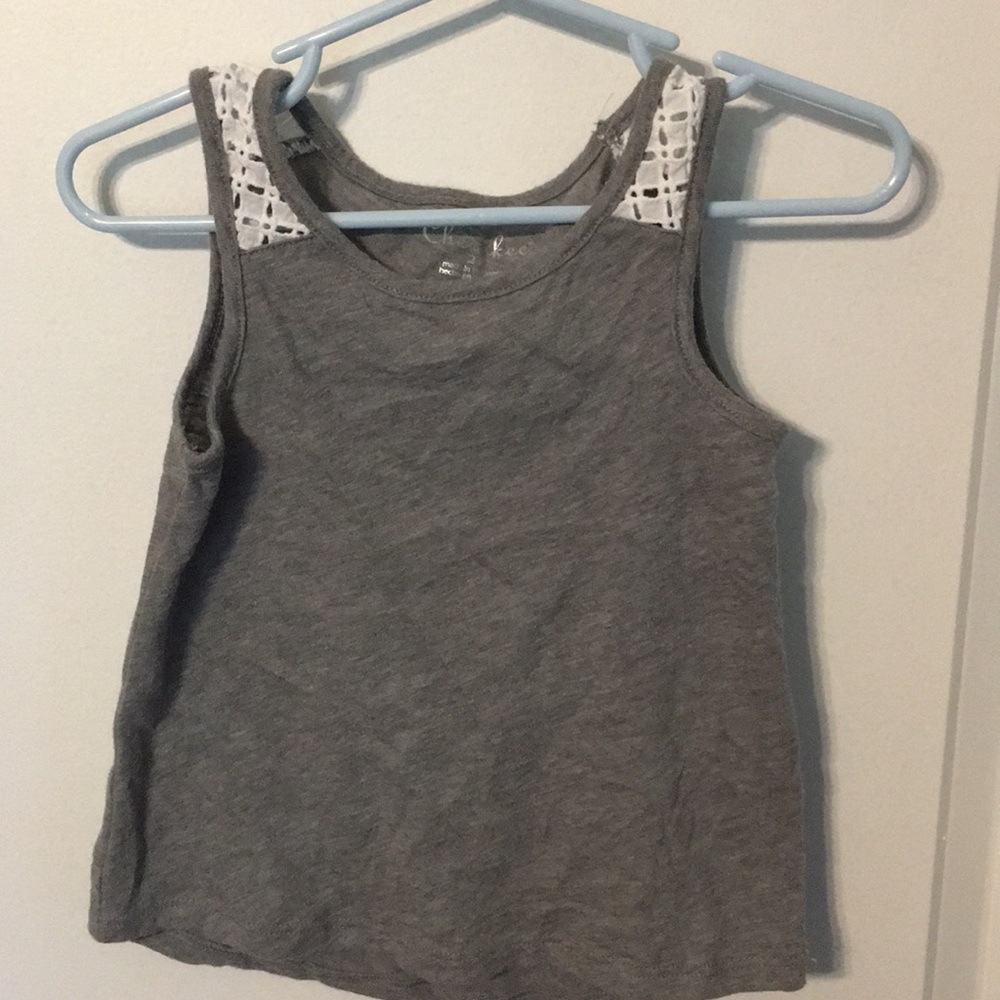 🌖 Cherokee 2t gray and lace tank top